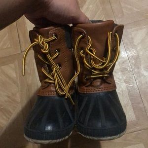 Gap duck boots